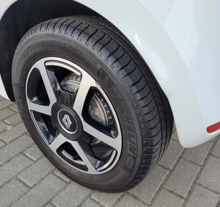 Renault Twingo cena 37500 przebieg: 32940, rok produkcji 2017 z Sławków małe 704